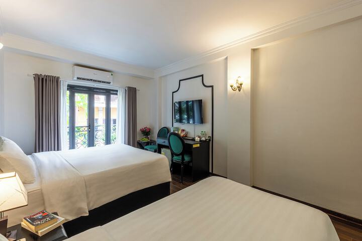 Room 16 of 36