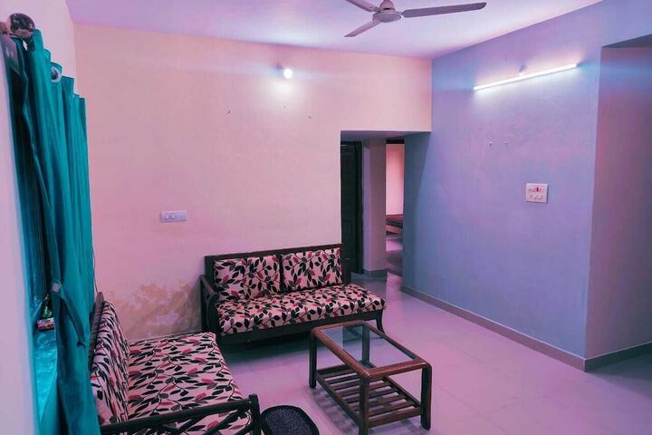 Ballroom/Hall 13 of 16