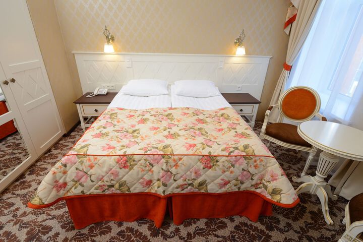 Room 11 of 74