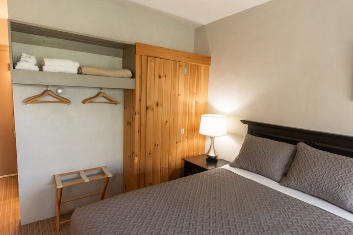 Room 28 of 125