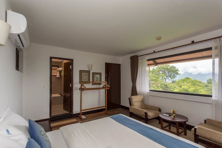 Room 13 of 48