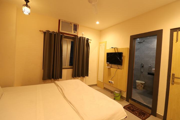 Room 11 of 60