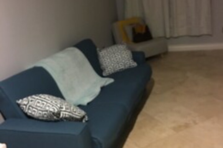 Room 9 of 16