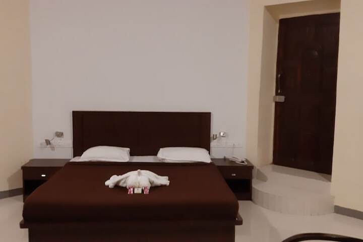 Room 10 of 157