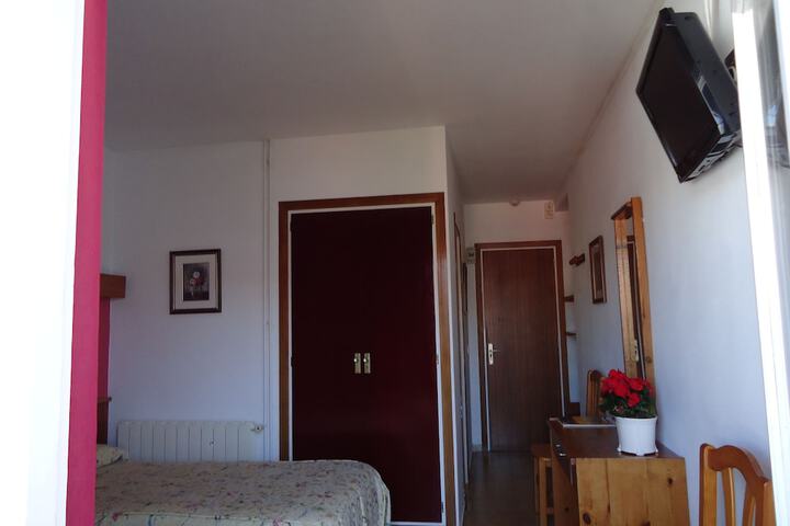 Room 5 of 37