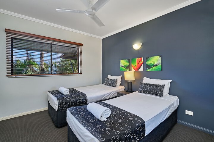Room 4 of 30