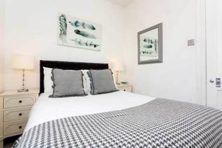 Room 8 of 20