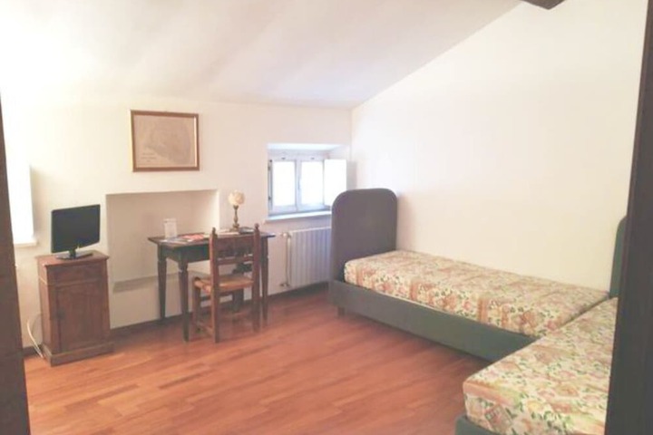 Room 16 of 36