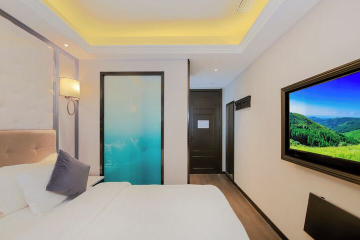 Room 7 of 23