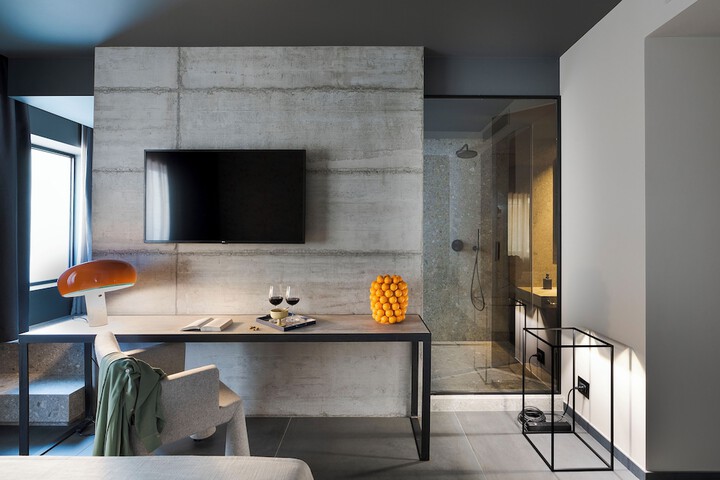 Room 53 of 112
