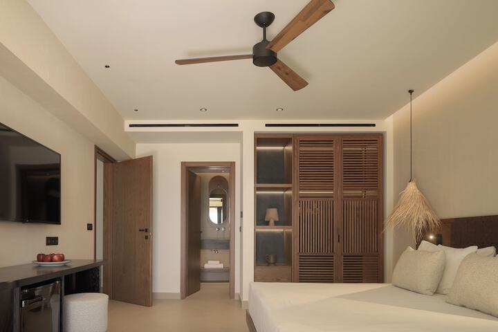 Room 55 of 195