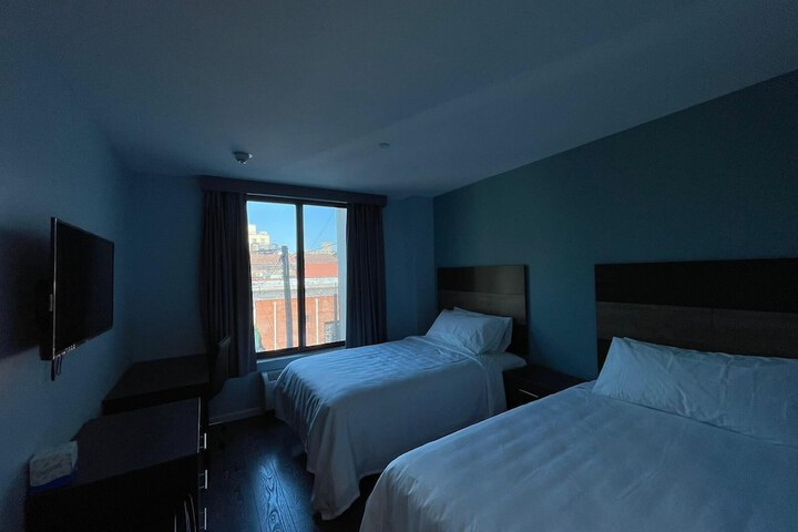 Room 7 of 17