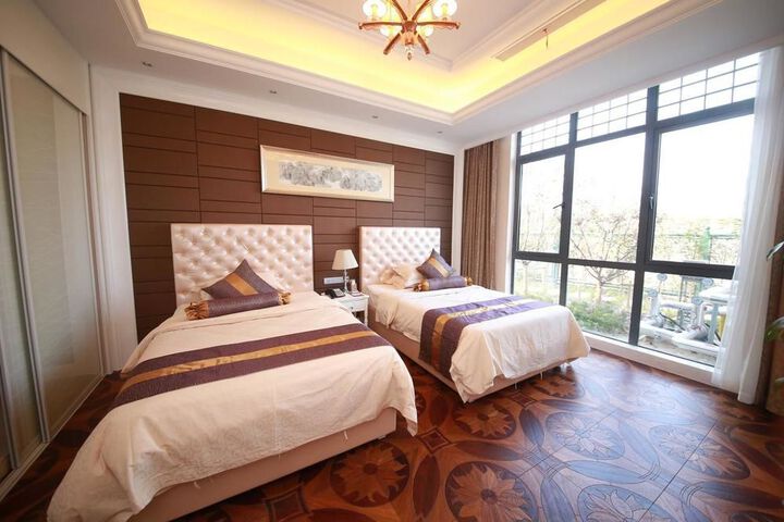 Room 4 of 31