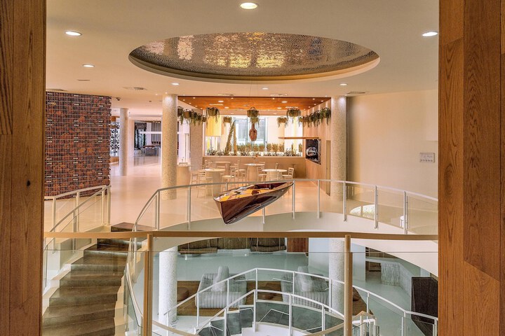 Guest Lobby