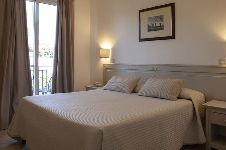 Room 14 of 22