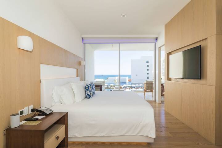 Room 19 of 163