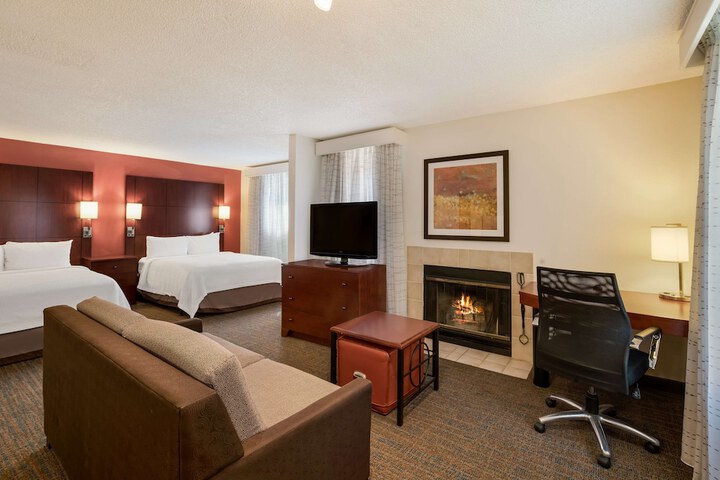 Accessible Suite King Bed Mobility Accessible Bathtb Sofa Bed Fullkt Full Breakfast (32 of 41)