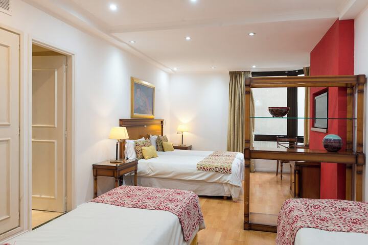 Room 9 of 34