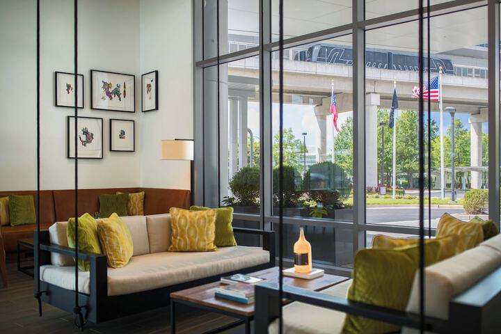 Lobby lounge