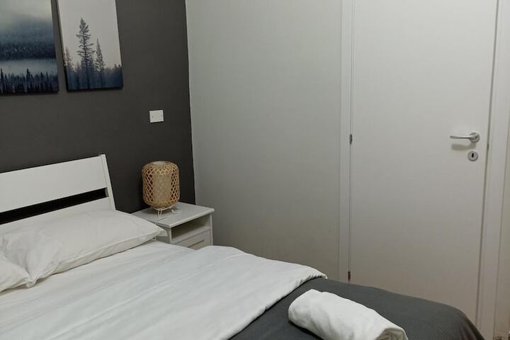 Room 27 of 48