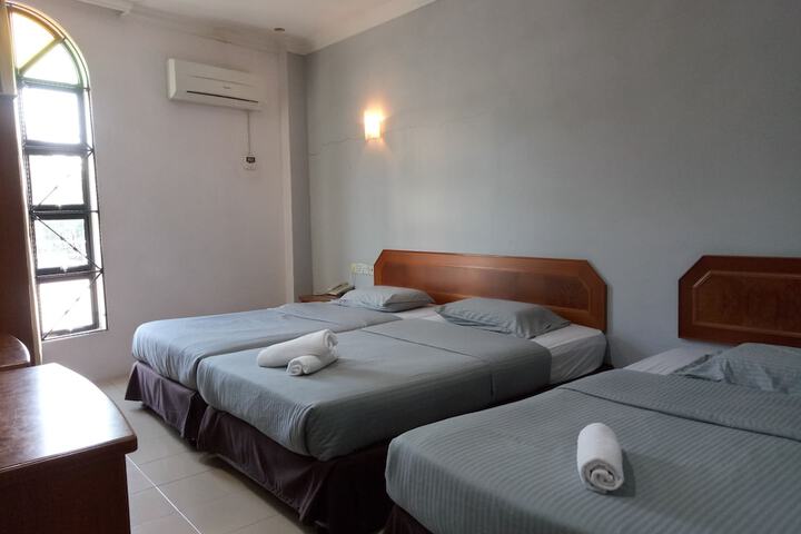 Room 12 of 26