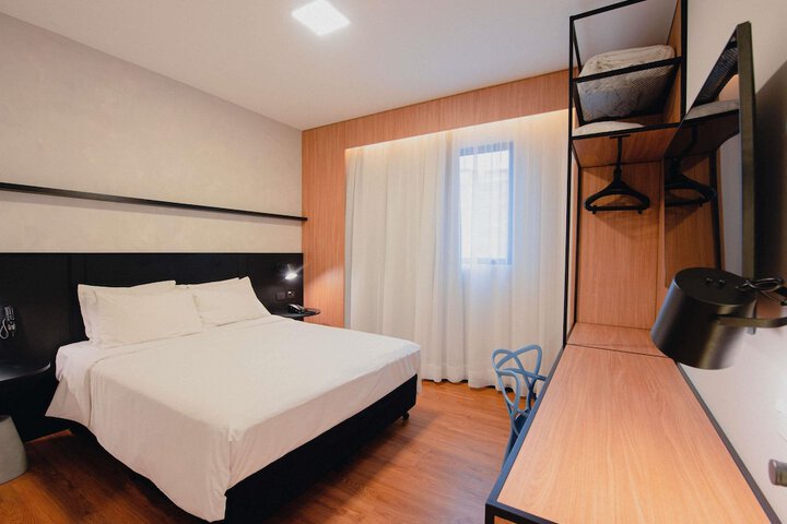 Room 16 of 86
