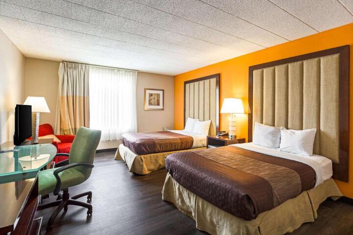 2 Double Beds (1 of 10)