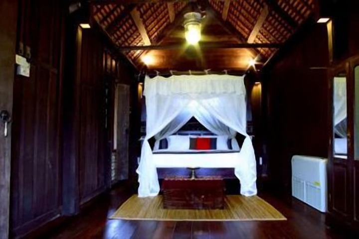 Room 9 of 48