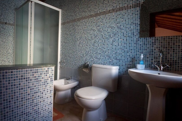 Room 8 of 16