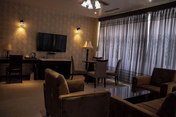 Room 18 of 32