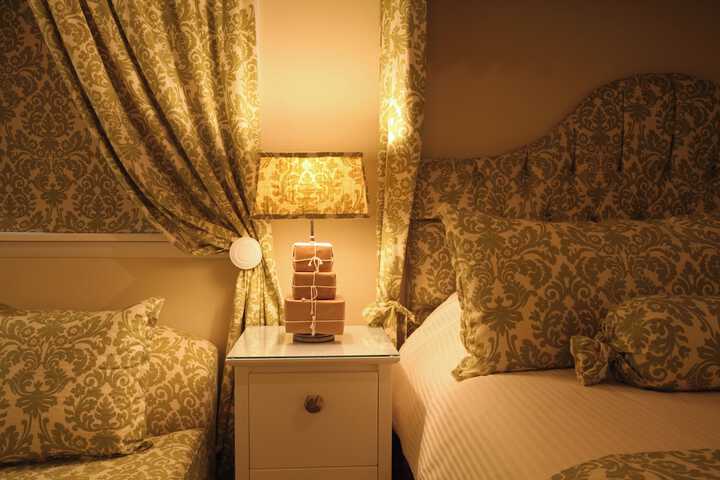 Room 183 of 258