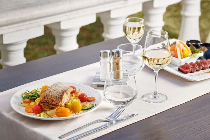 Dining 45 of 80