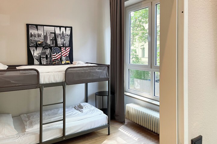 Room 49 of 93