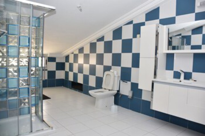 Room 3 of 35