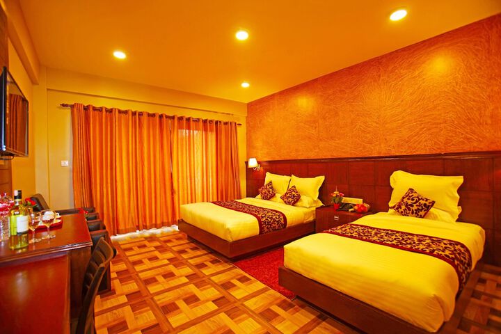 Room 12 of 82