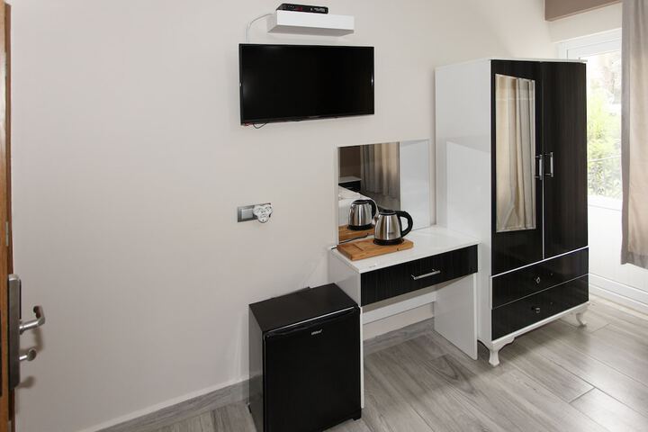 Room 15 of 53