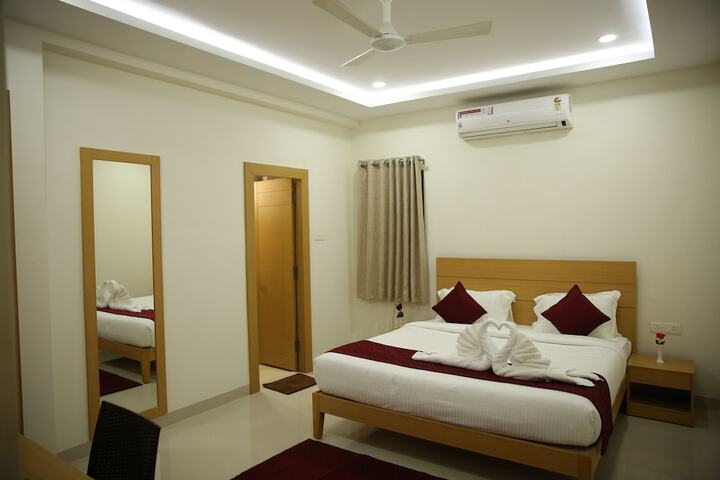 Room 11 of 32