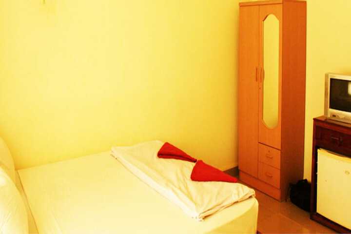 Room 7 of 24