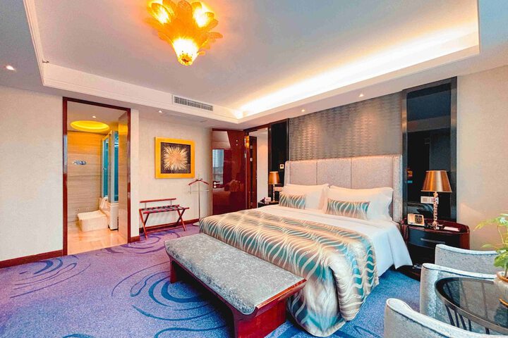 Room 21 of 83