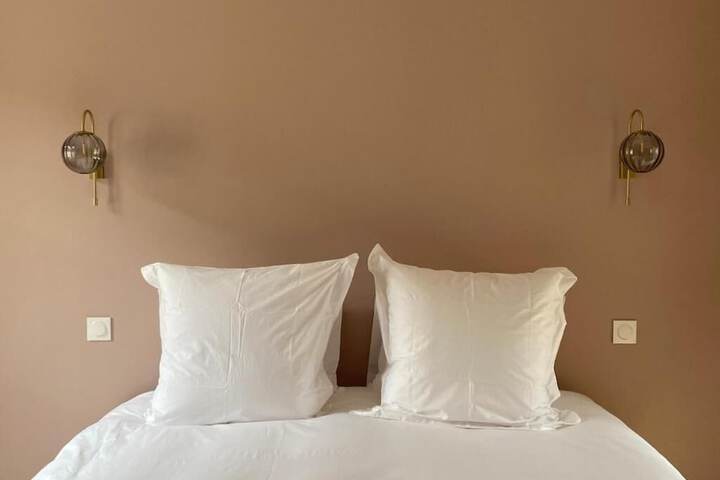 Room 5 of 19