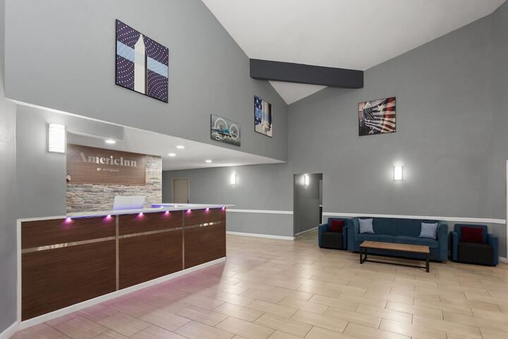 Entrance & Lobby
