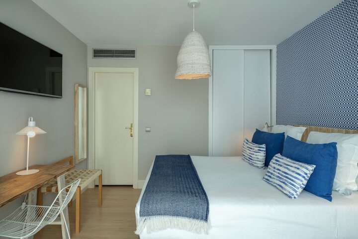 Room 18 of 40