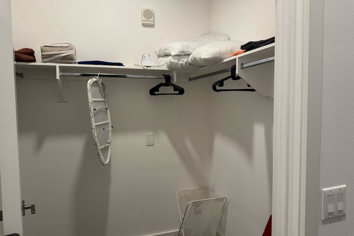 Room 28 of 61