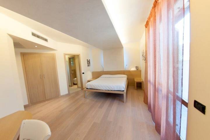 Room 6 of 55