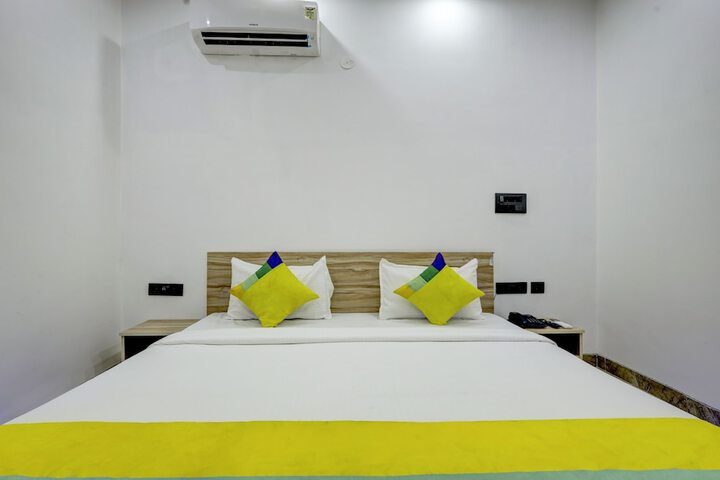Room 10 of 38