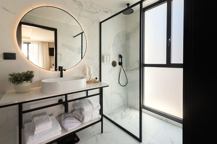 Room 11 of 26