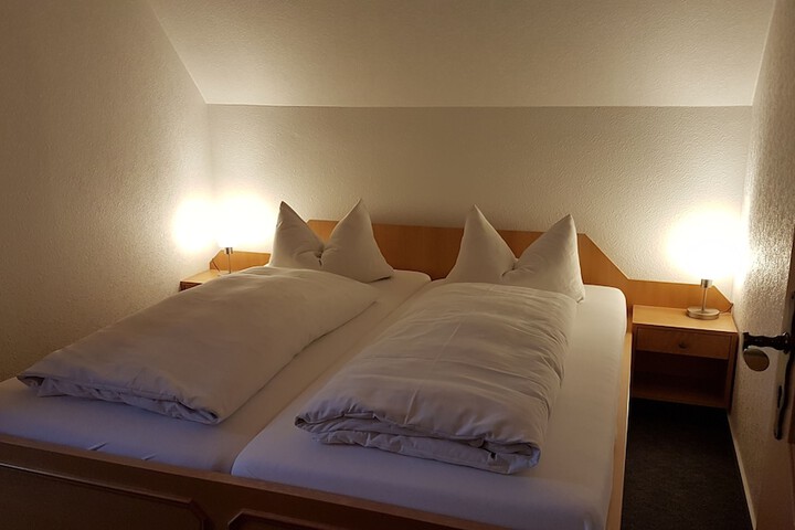 Room 10 of 40
