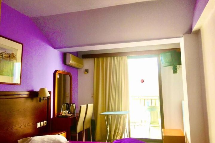 Room 25 of 54