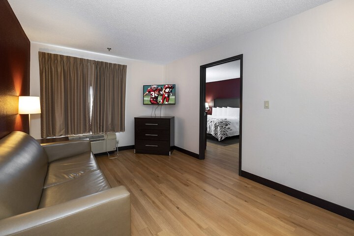 Superior Room 1 King Bed (13 of 23)