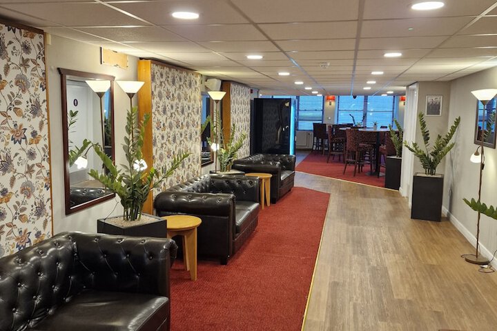 Hotel Interior 6 of 83